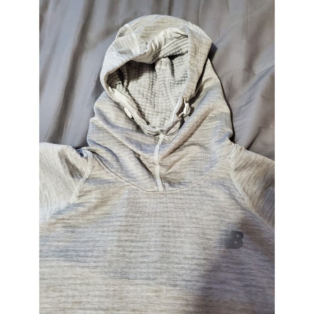New Balance Women’s Athletic Pullover Hoodie Size M Gray Lightweight Stretch - Picture 9 of 13
